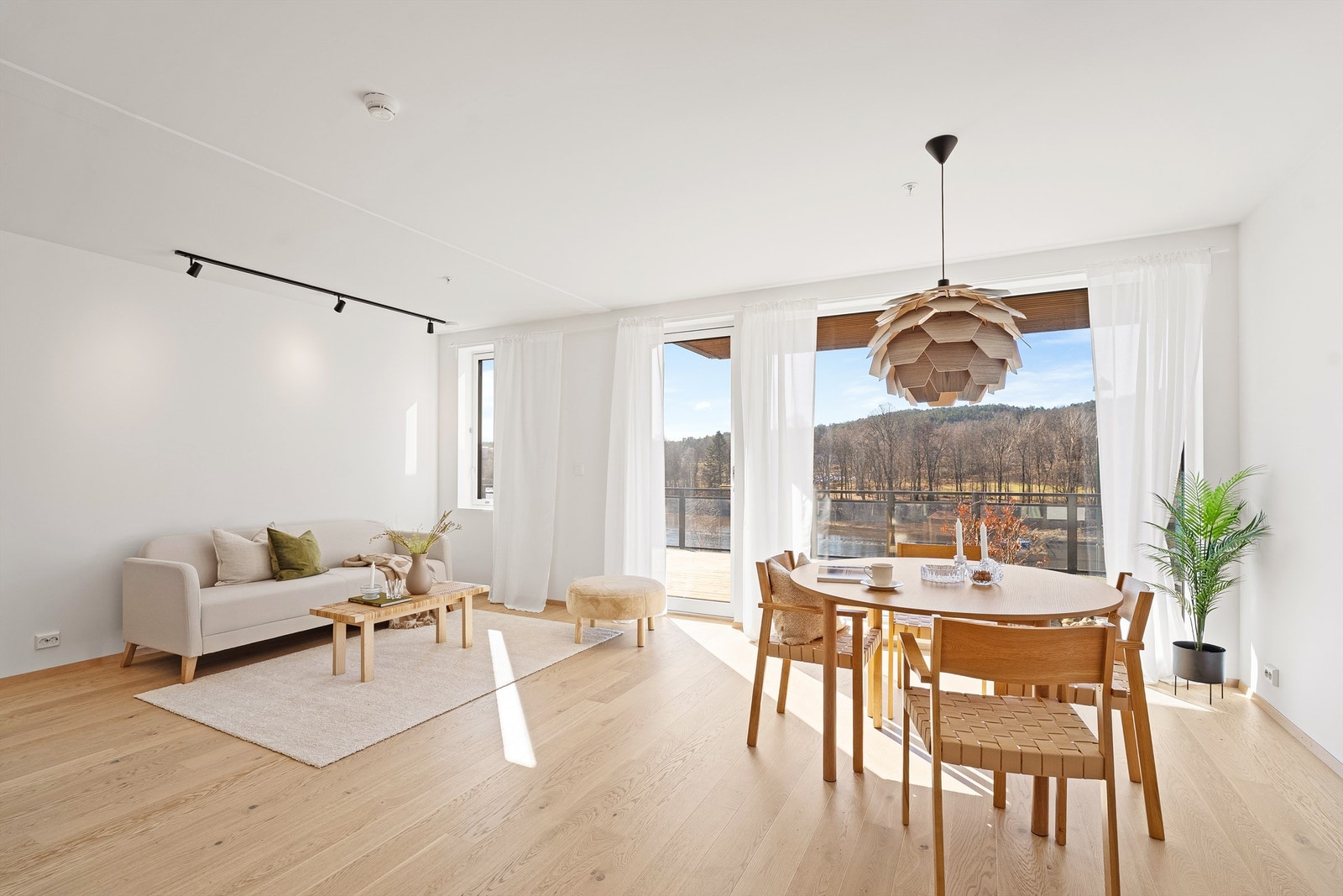 Velkommen til Sødalsveien 117 - en lekker ny 3-roms leilighet med parkering i felles garasjeanlegg samt romslig terrasse! Galleribilde