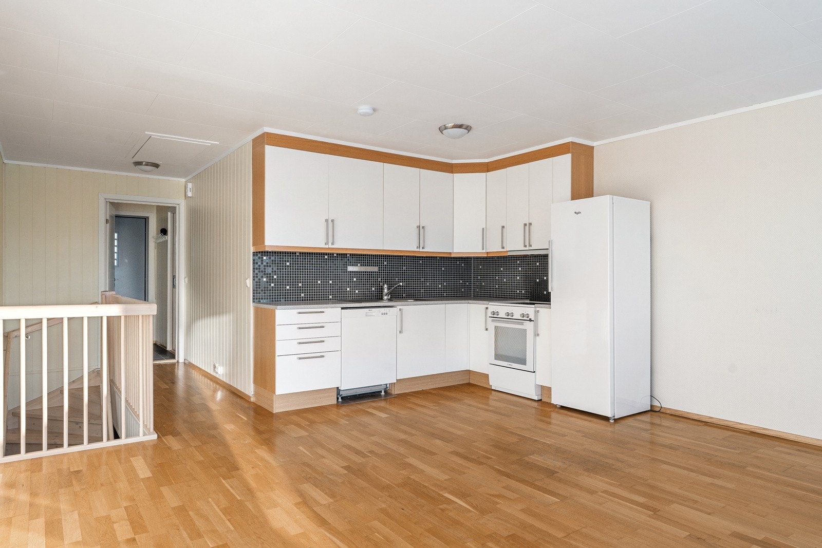 Kjøkken ligger i åpen løsning mot stue.