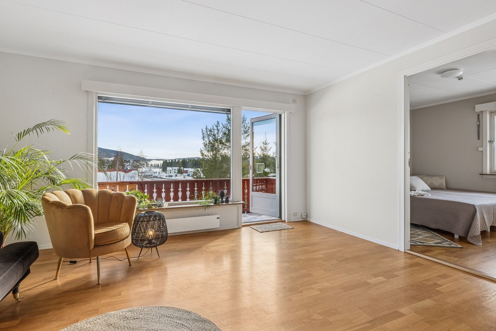 Fra stuen er det direkte utgang til en balkong på 5 m² Galleribilde