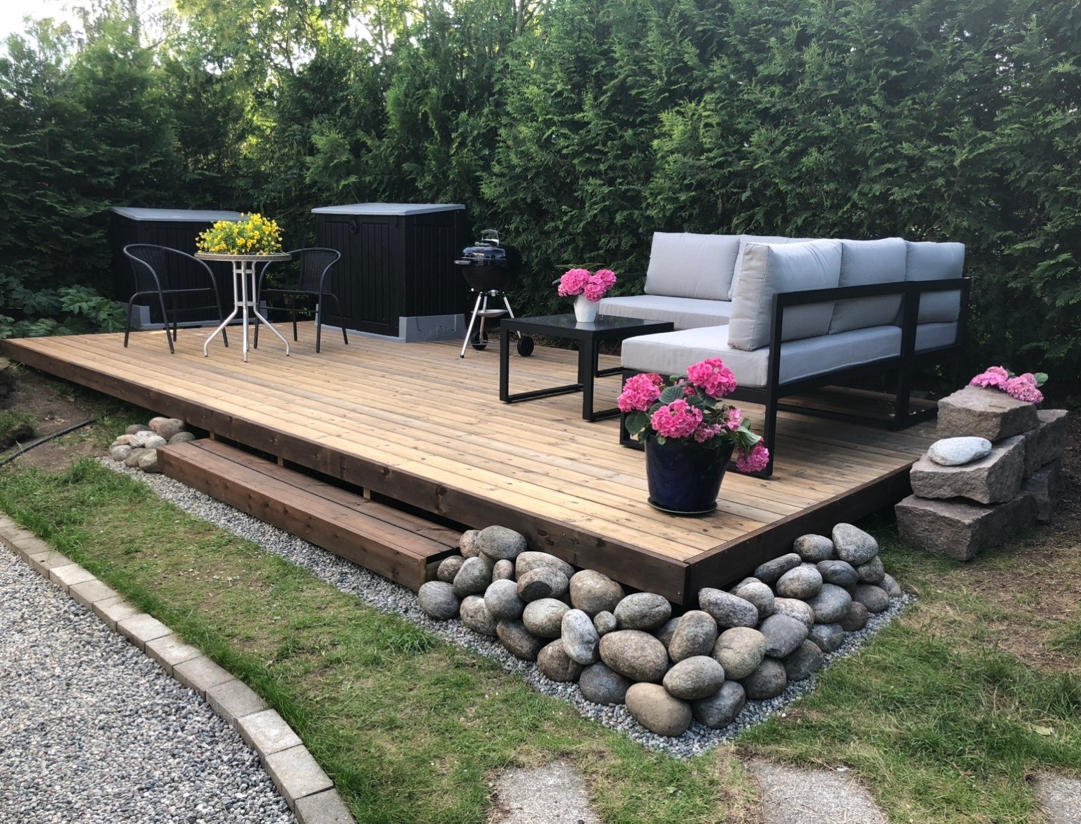 Sommerbilde tatt av selger - fra terrassen Galleribilde