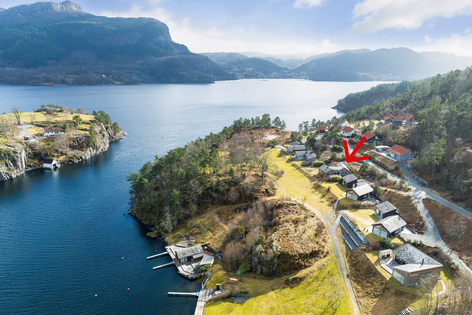 Sandangervågen er et utrolig idyllisk hytteområde med gode lune solforhold og naturskjønne omgivelser Galleribilde
