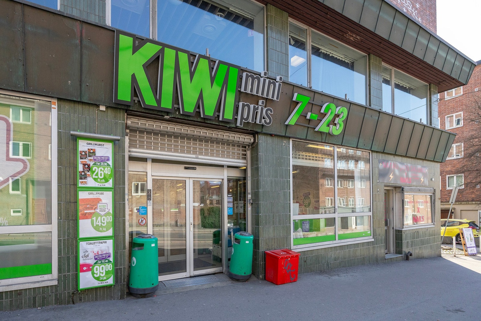 Kiwi med lange åpningstider ligger rett opp i veien. Galleribilde