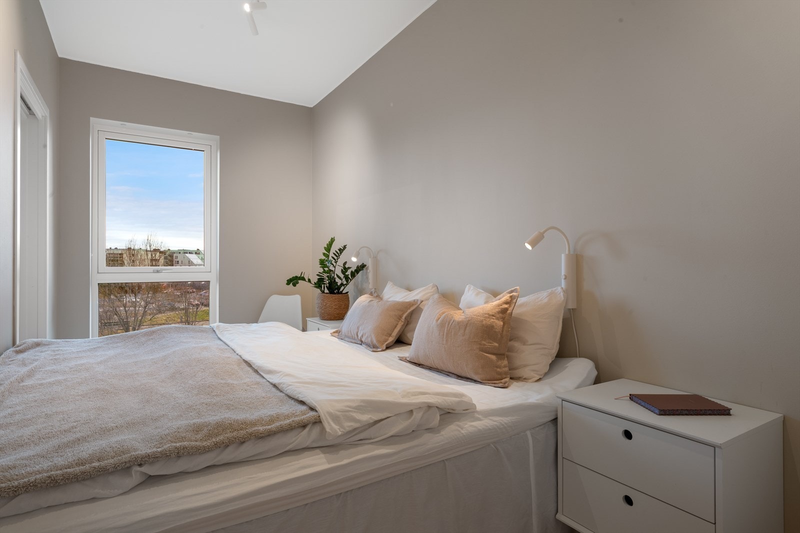 - Soverom 1 måler 10,9m² - Galleribilde
