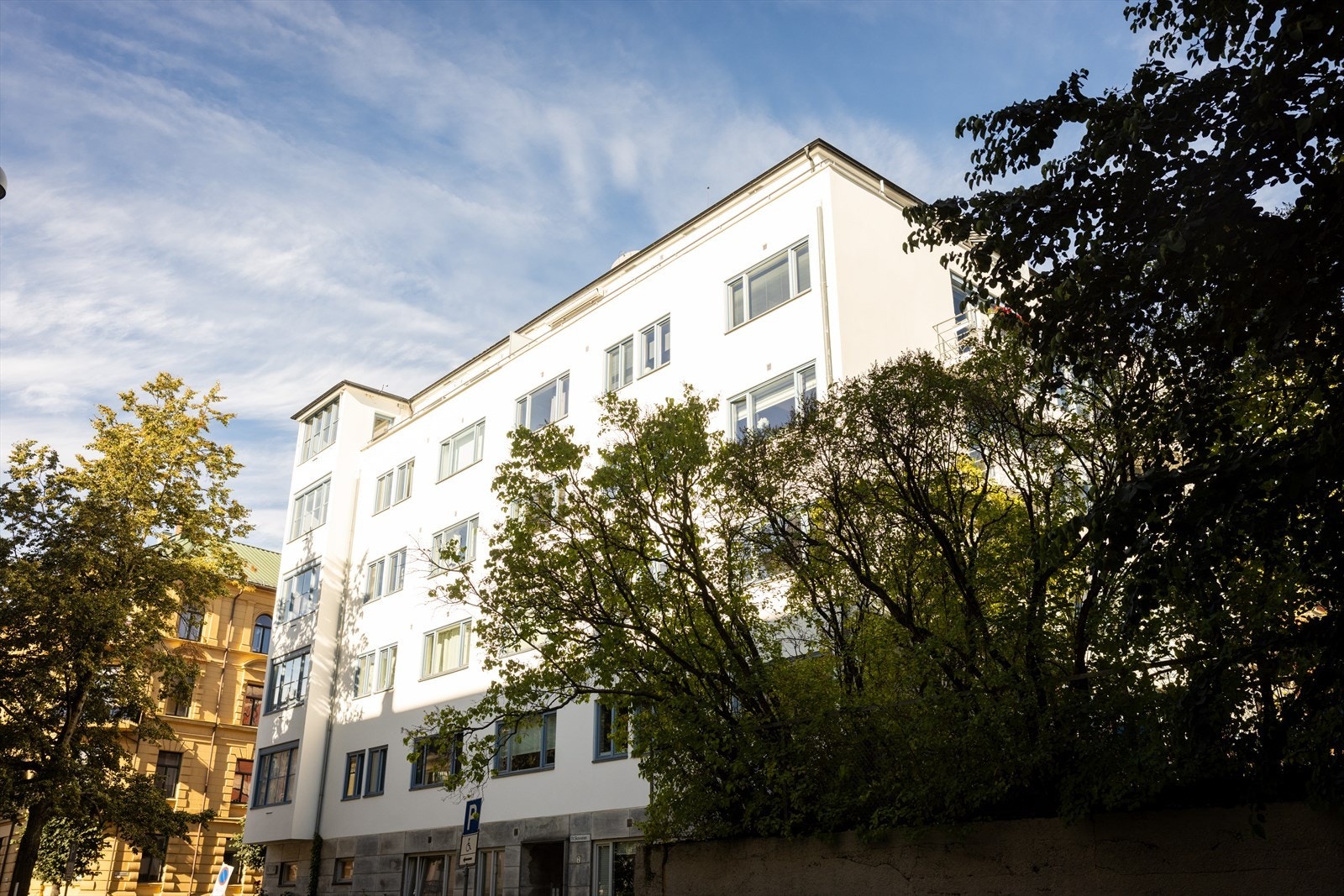 Sameiet består av 24 boligseksjoner og 2 næringsseksjoner. Galleribilde