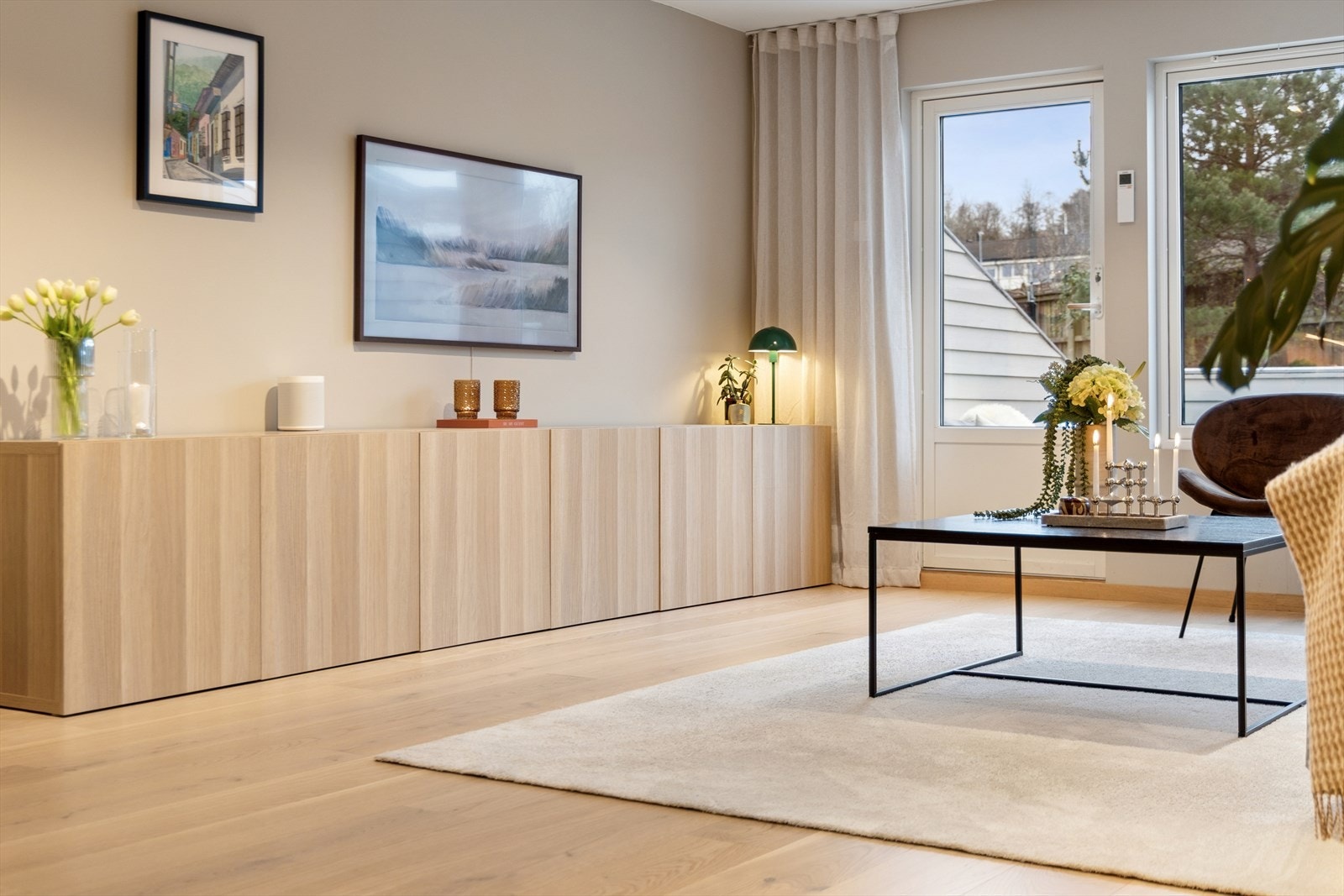 Gjennomtenkte materialvalg og en nøytral fargepalett gir et godt utgangspunkt for personlig innredning. Galleribilde