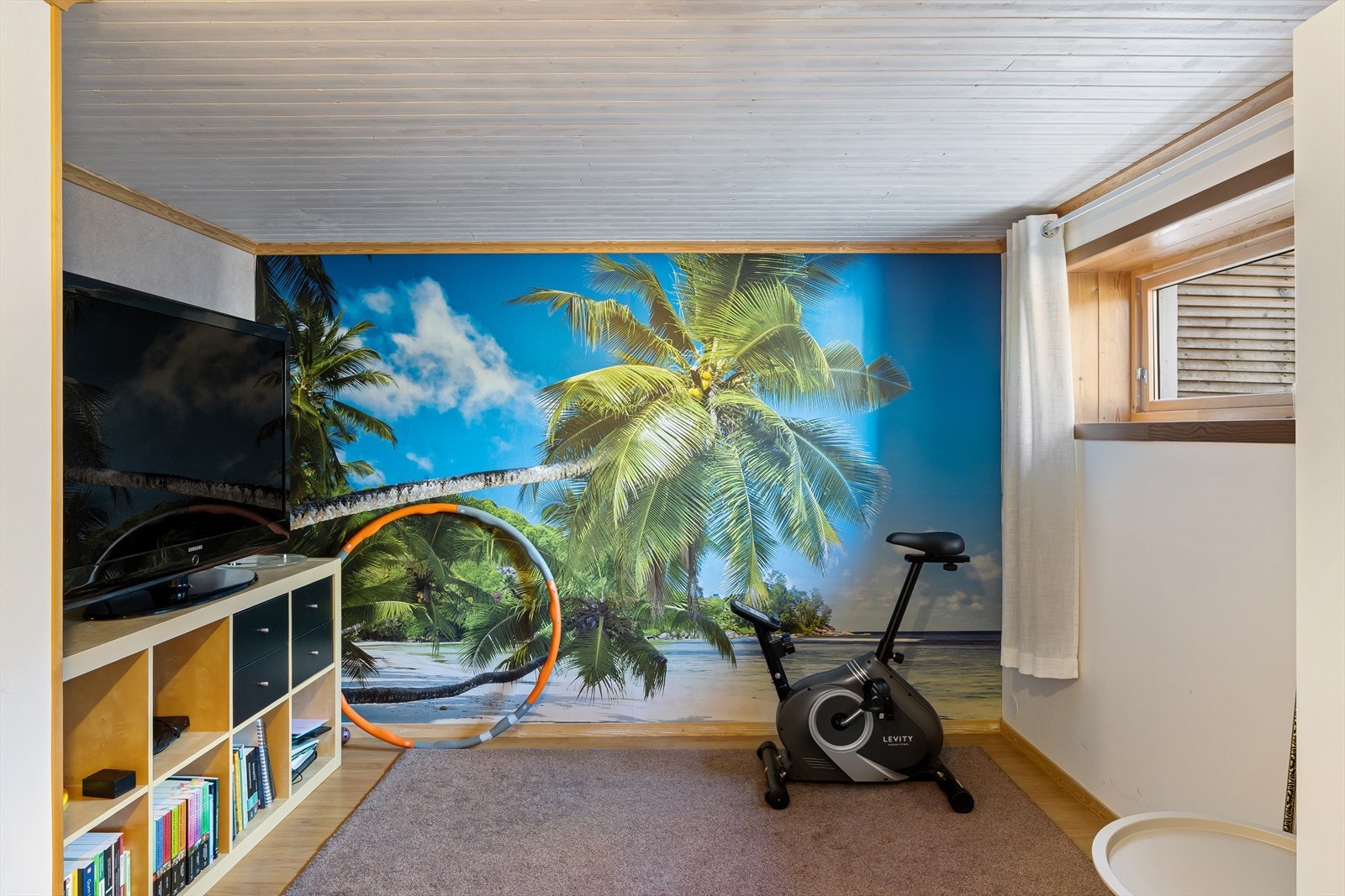 Brukes til kjellerstue og treningsrom i dag men er ikke godkjent. Galleribilde