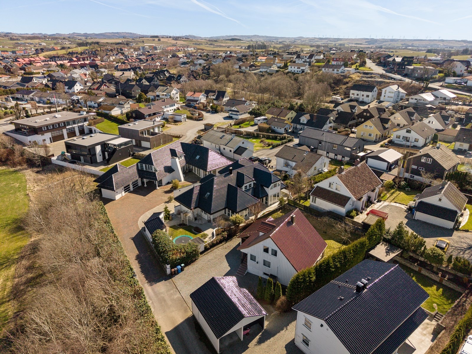 Boligen ligger i enden av en rolig blindgate. Galleribilde