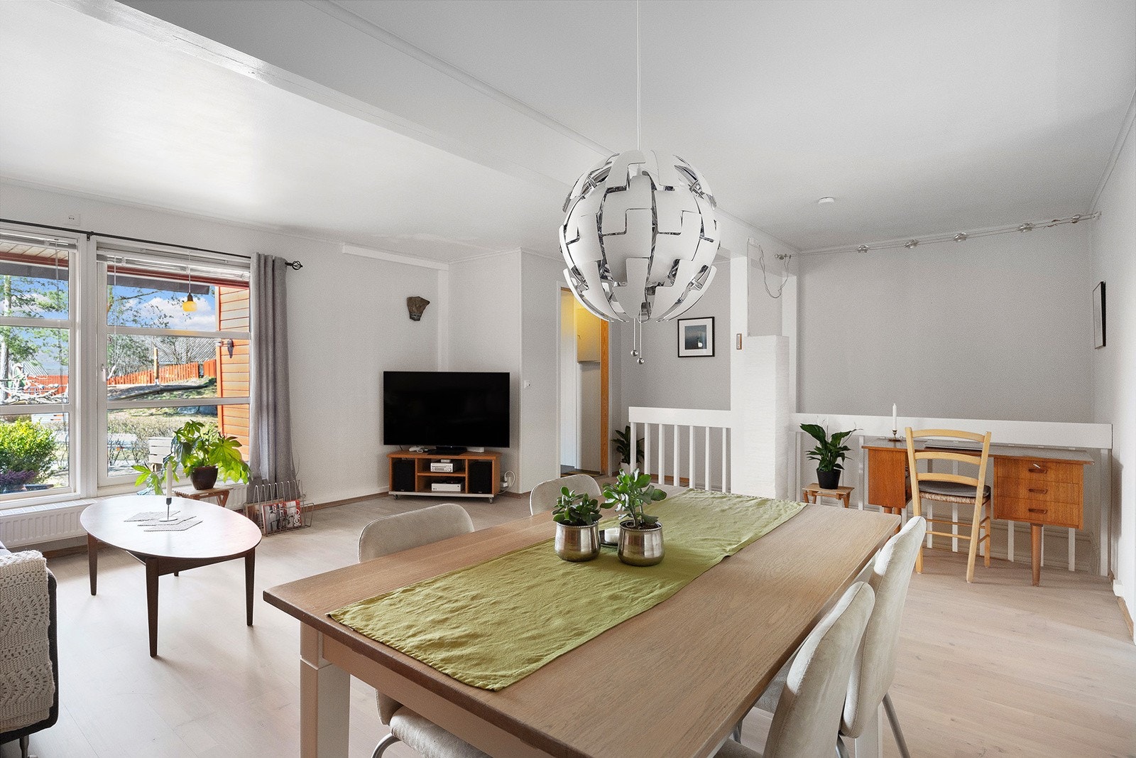 Lys og innbydende stue Galleribilde