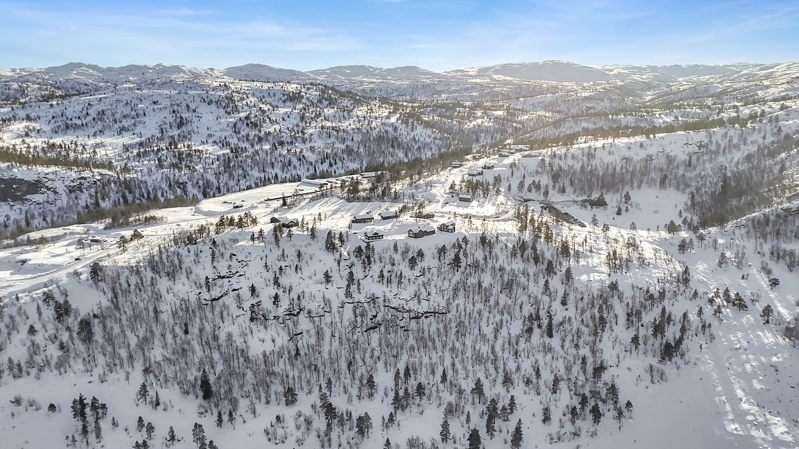 Velkommen til Vardefjell - flotte tomter med svært gode solforhold og mange med magisk utsikt mot fjellheimen! Foto: Boligfotografer Galleribilde