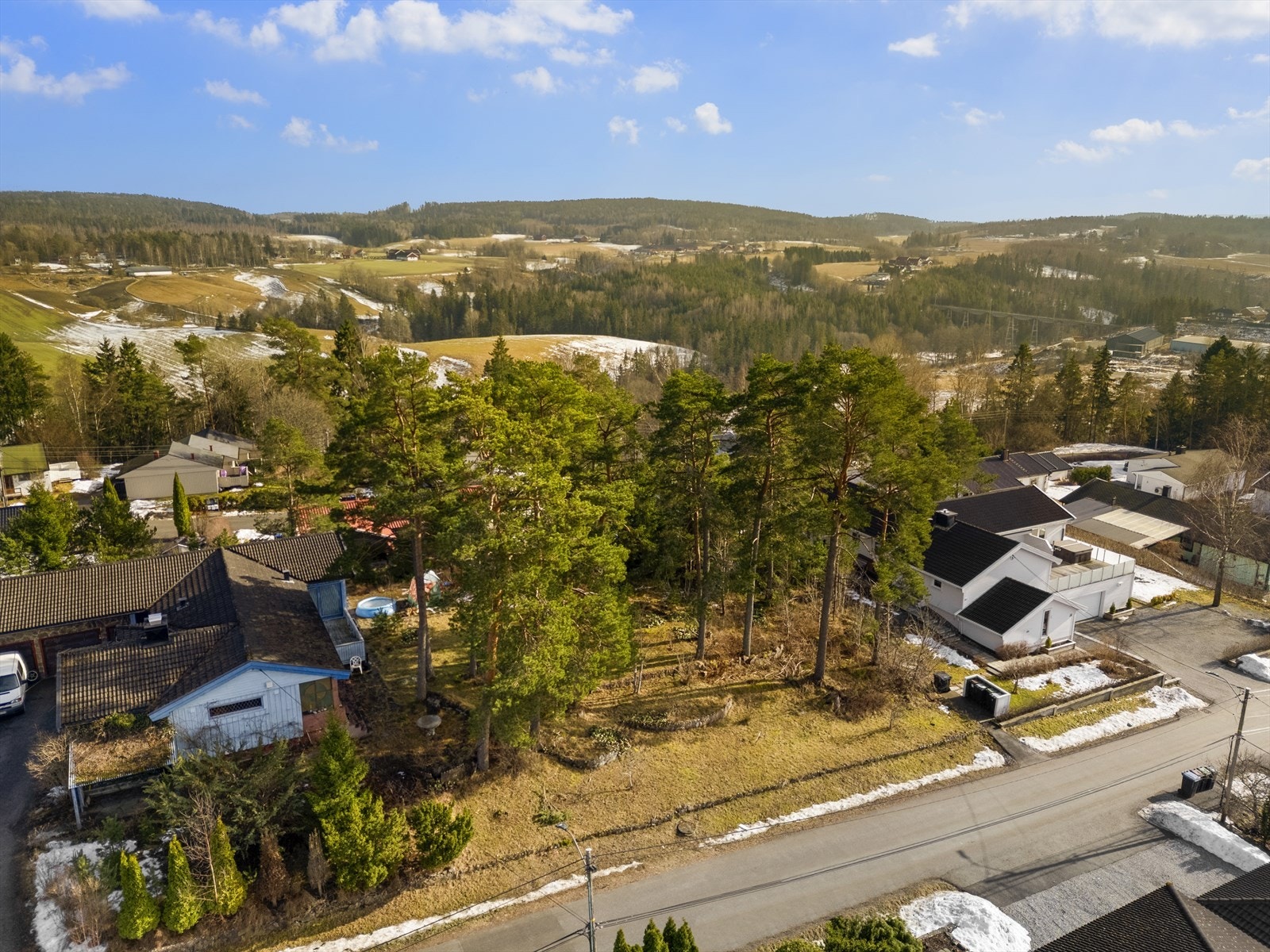 Tomten er på 833 kvm Galleribilde