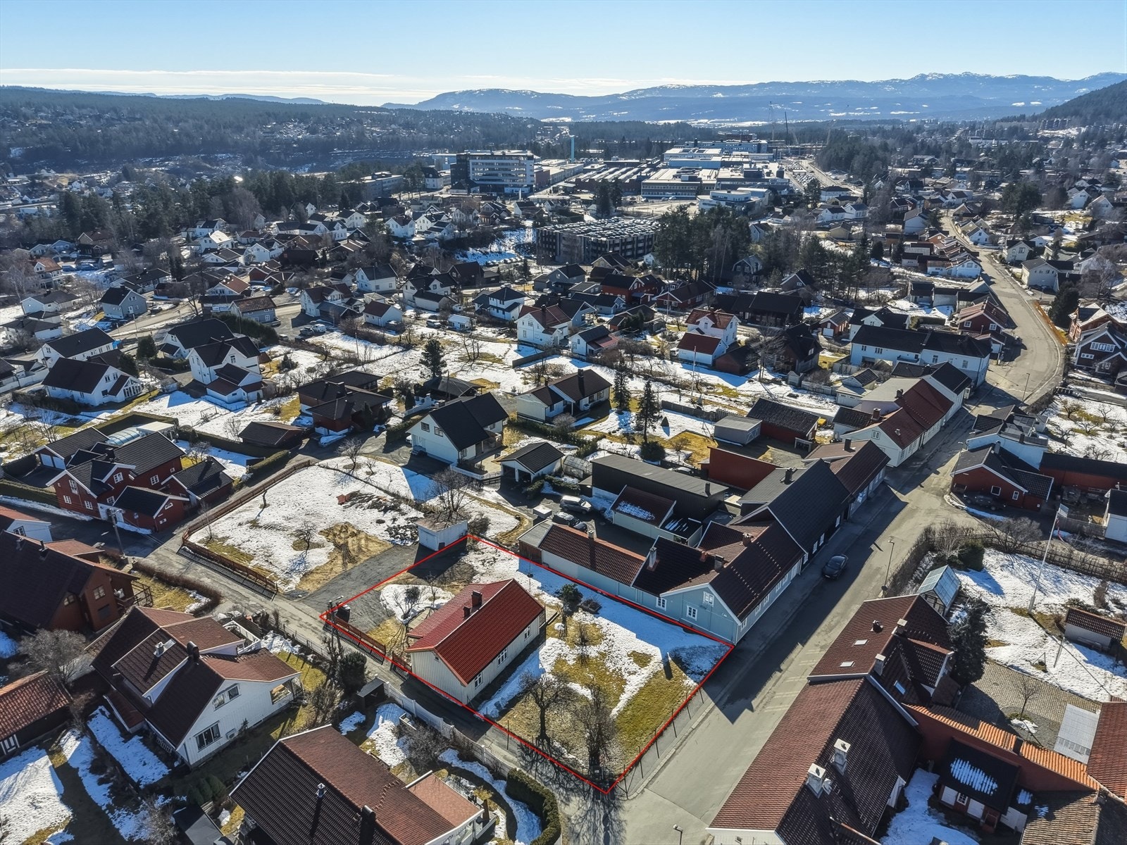 Påtegnet tomtegrenser (avvik kan forekomme) Galleribilde