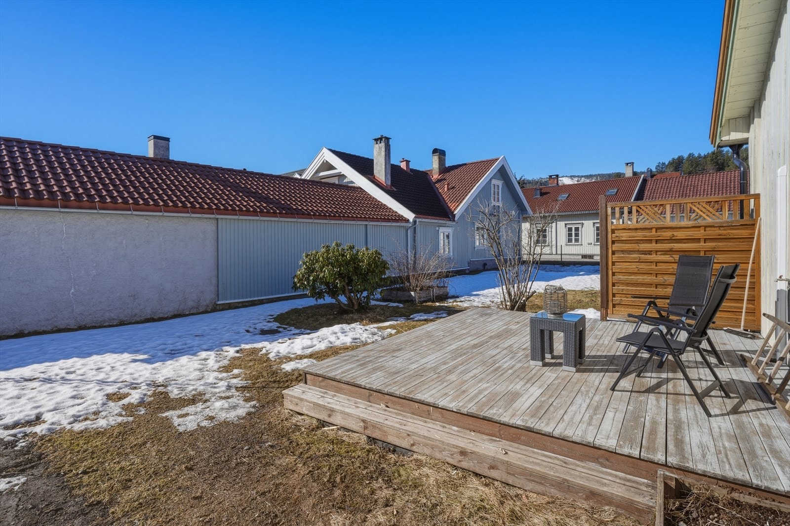 To fine plattinger som lar deg følge solen gjennom dagen Galleribilde