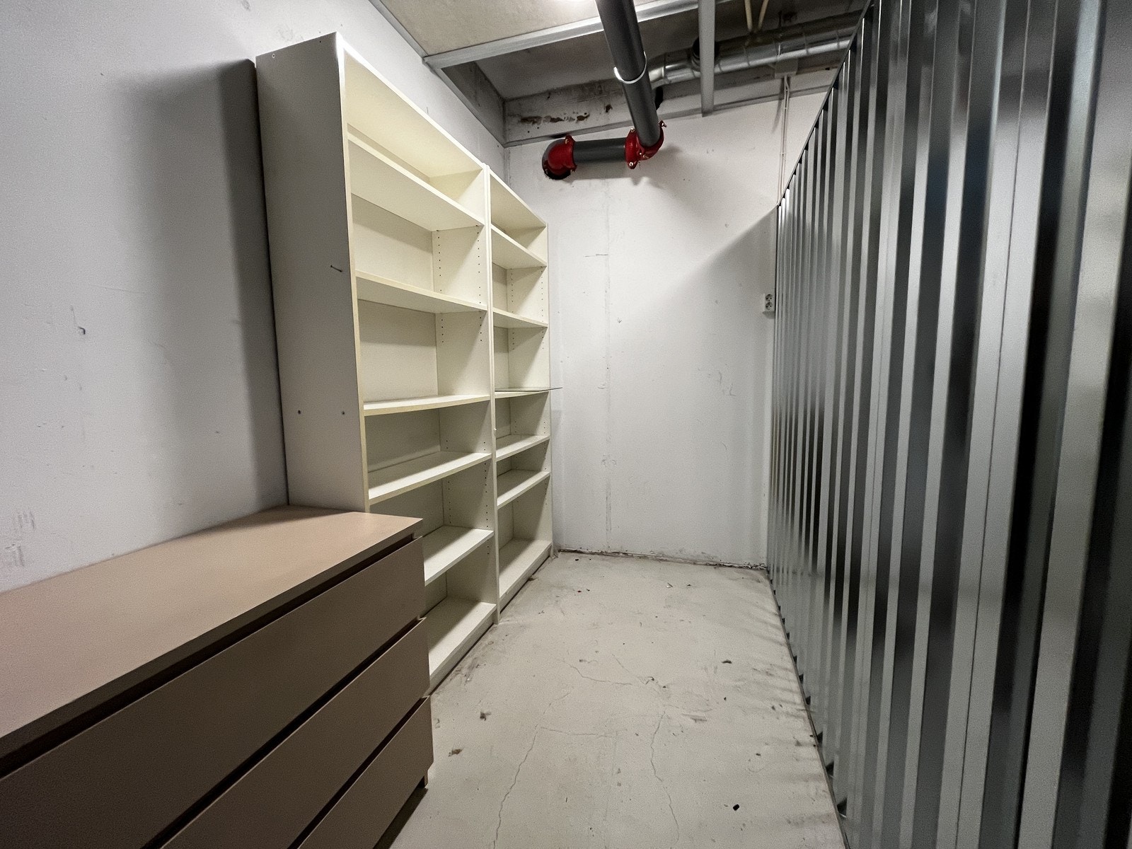 Egen bod i kjeller med god plass til lagring!! Galleribilde