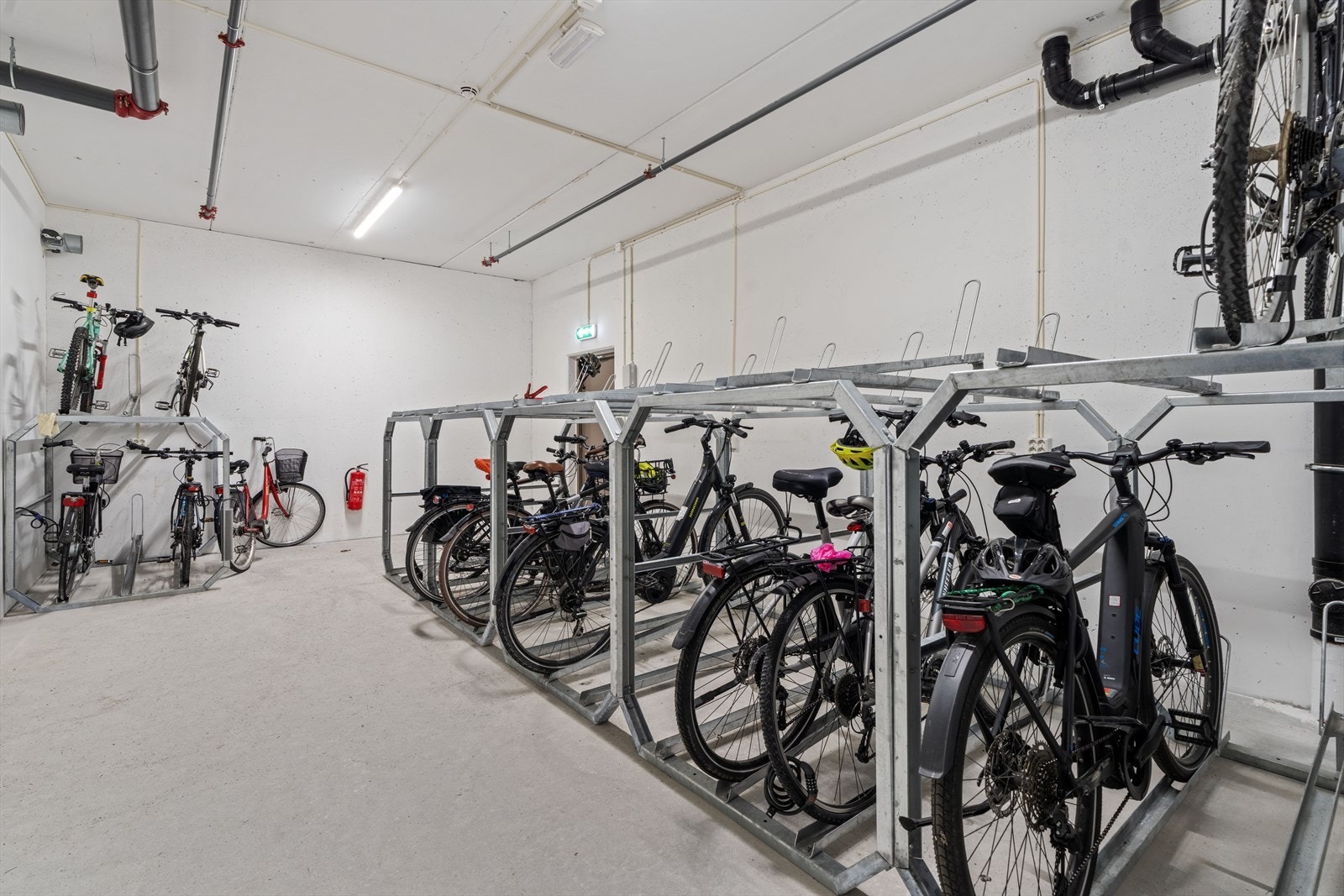 Felles sykkelparkering Galleribilde