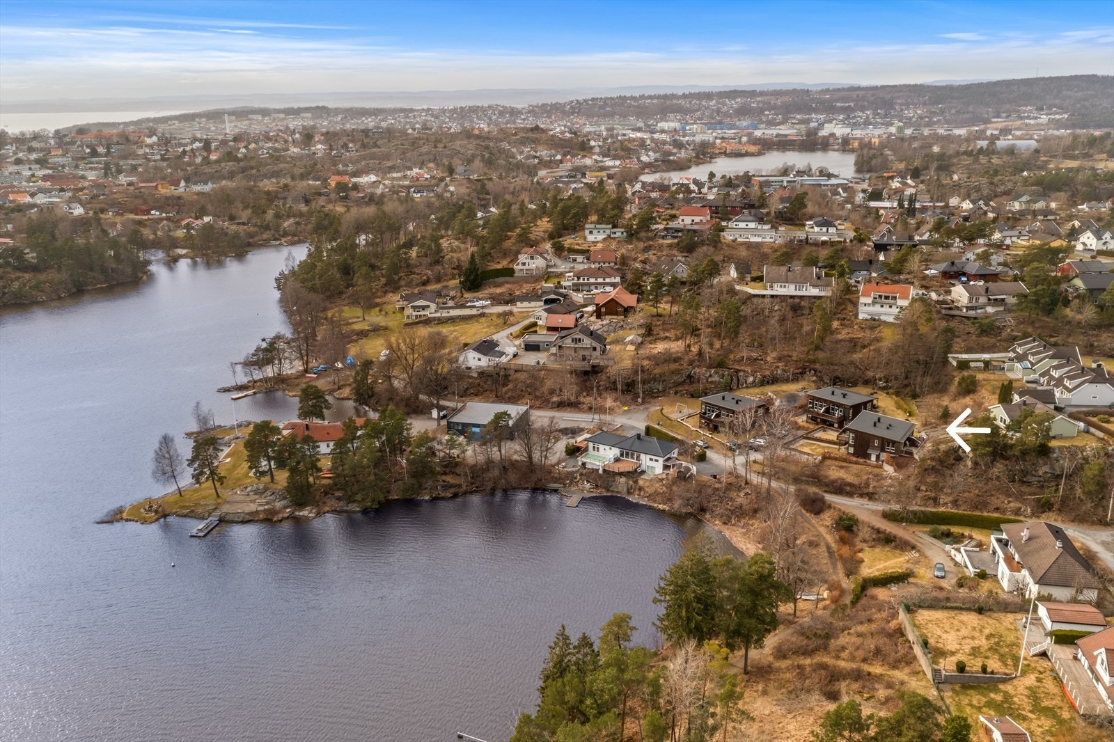 Nærhet til sjøen og flotte turområder samtidig som du vil bo sentralt Galleribilde