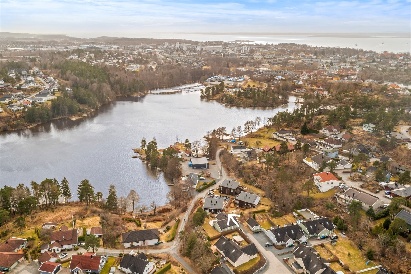 Kort avstand til bykjernen i Moss, samt togstasjon med ca. 35 minutter reisetid til Oslo S. Galleribilde