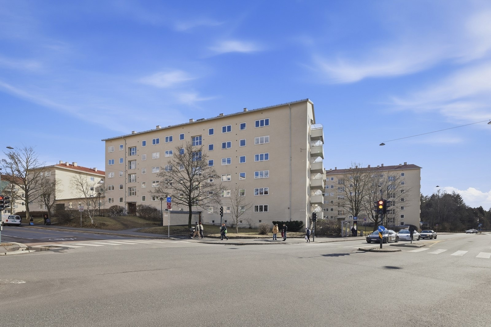 Bygget ligger omtrent midt mellom Carl Berners plass og Tøyen. Aksjeelskapet har en god vedlikeholdhistorikk og oppleves som veldrevet. Galleribilde