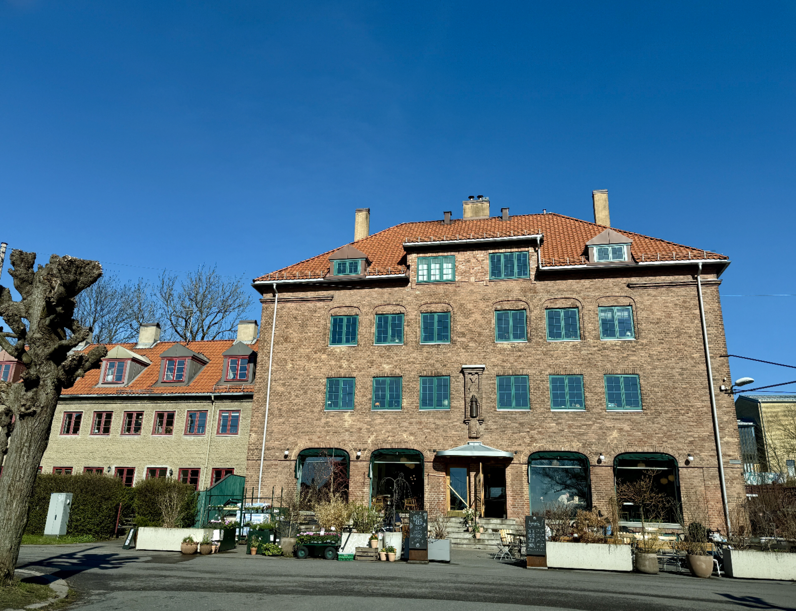 Det er i tillegg kort vei til Tøyen Hageby, hvor vi også finner Åpent Bakeri. Galleribilde