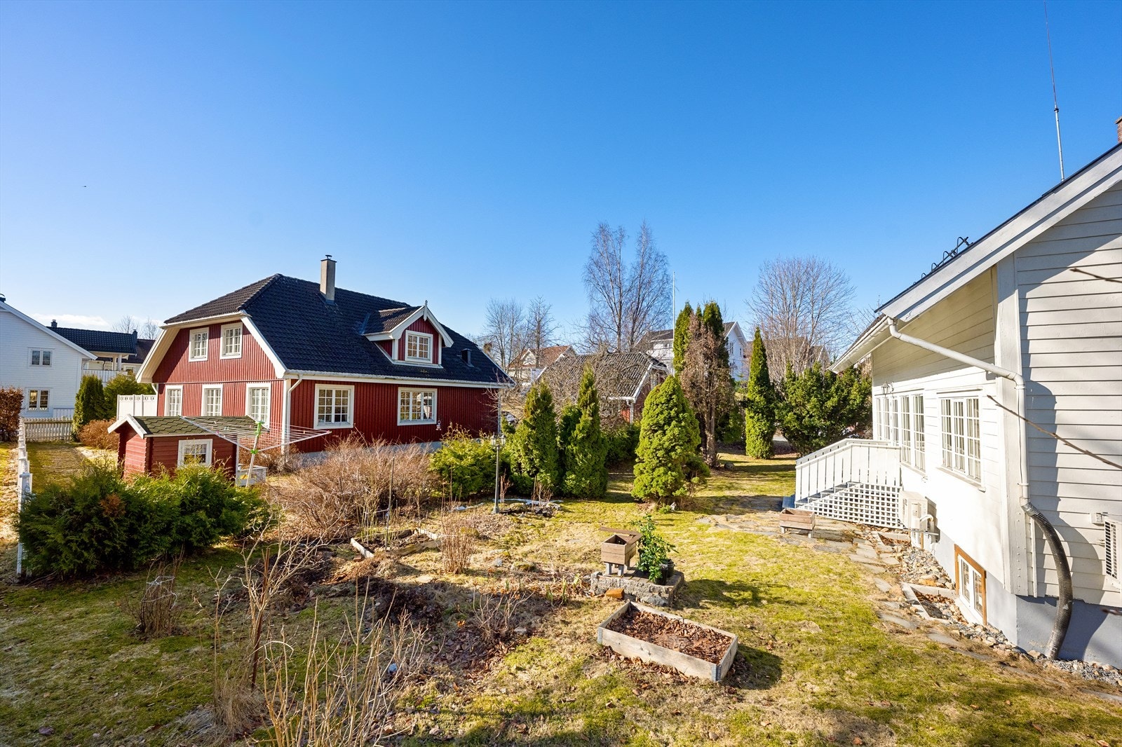 Her er det rikelig med plass for både hageentusiaster og barnefamilier. Galleribilde