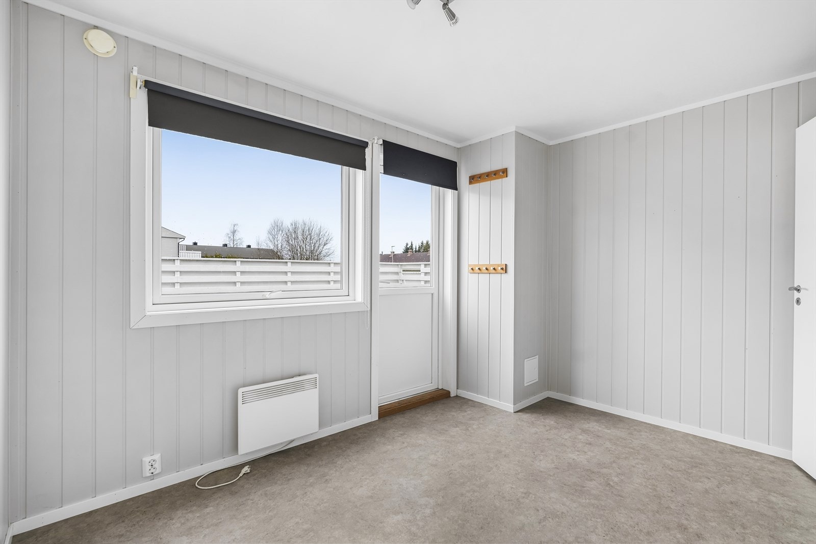 Soverommet nærmest kjøkkenet har utgang til terrassen. Galleribilde