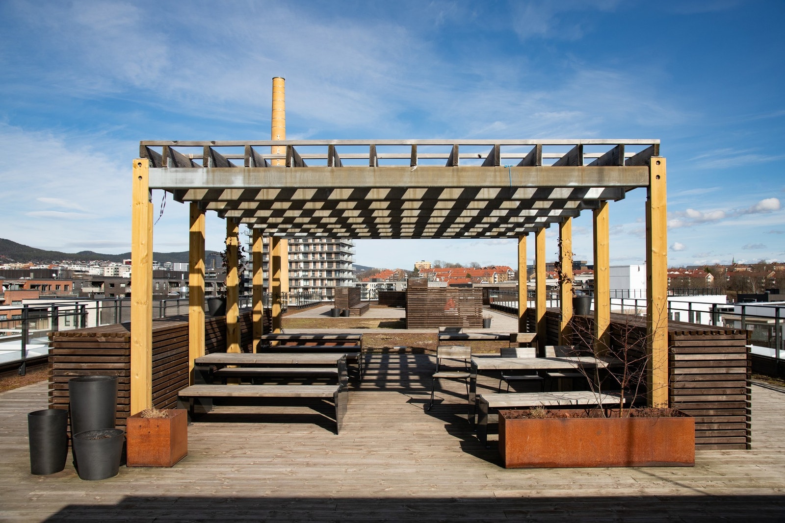 Sameiet har flotte fellesarealer med bl.a. solfylt takterrasse. Galleribilde