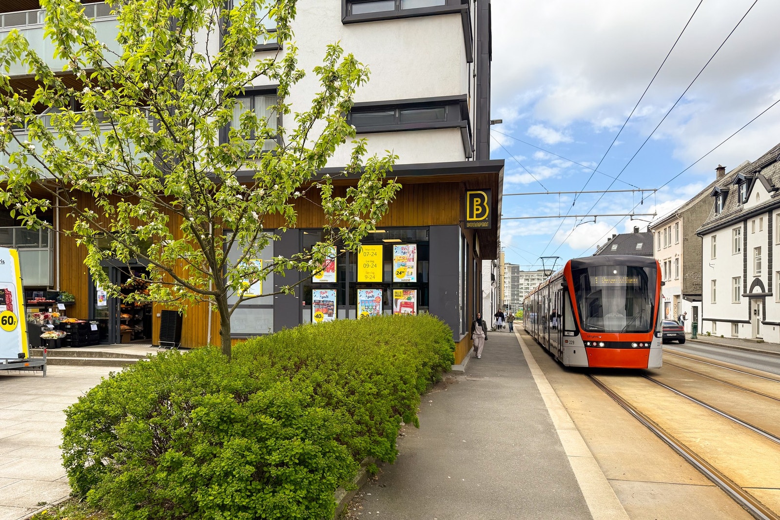 Søndagsåpen Bunnpris i nabosameiet. Galleribilde
