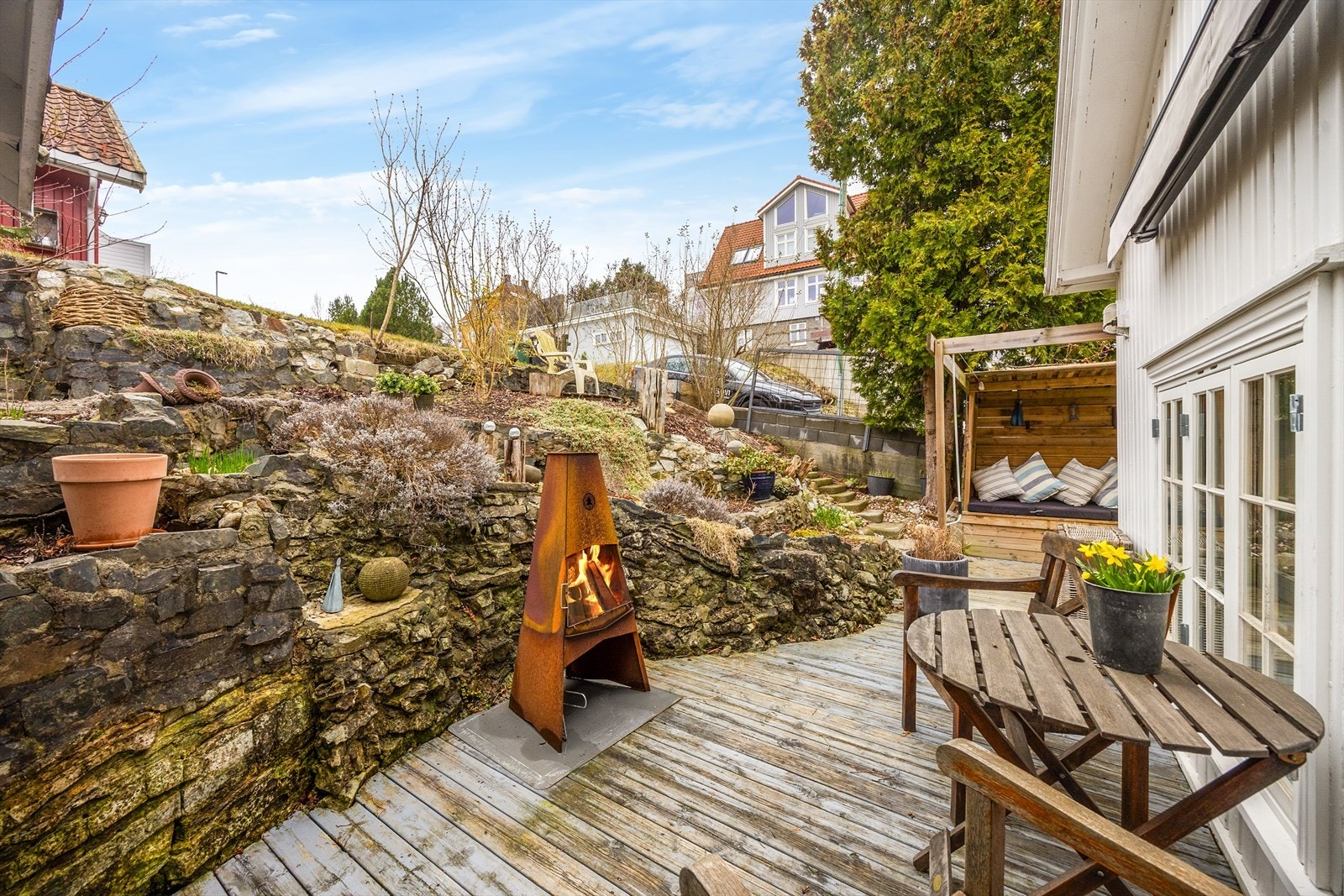 Boligen har romslige terrasseområder med god plass for utemøblement. Galleribilde