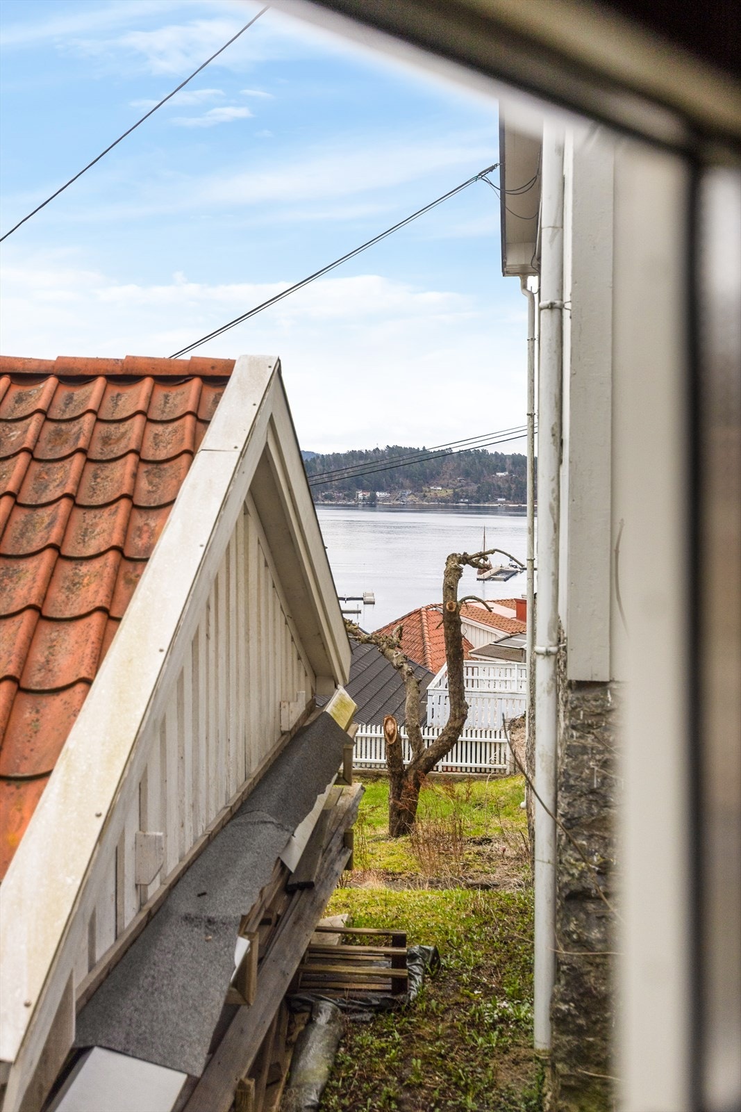 Boligen har en sentral og flott beliggenhet i vakre Brevik med kort vei ned til vannet. Galleribilde