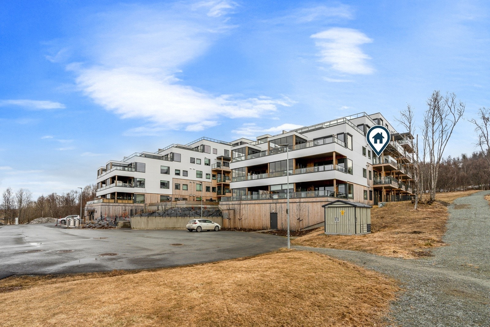 Leiligheten ligger på Norheim Terrasse, i et av de mest attraktive boligområdene i Tromsø.