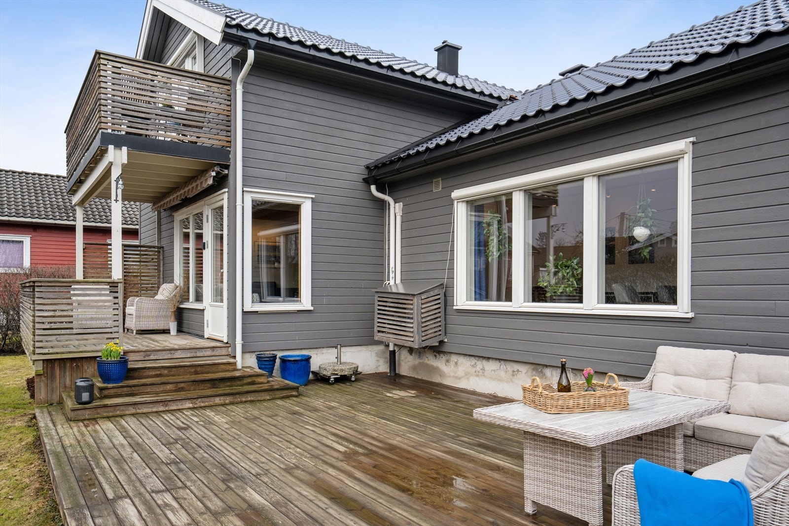 Uteområdet oppleves privat og lunt, med fine soner for både sol og skygge. Galleribilde
