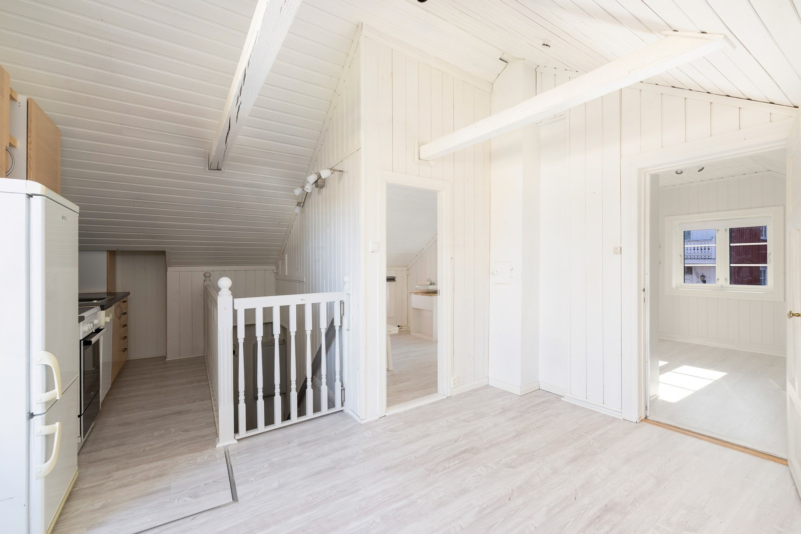 Stue med åpen kjøkkenløsning Galleribilde