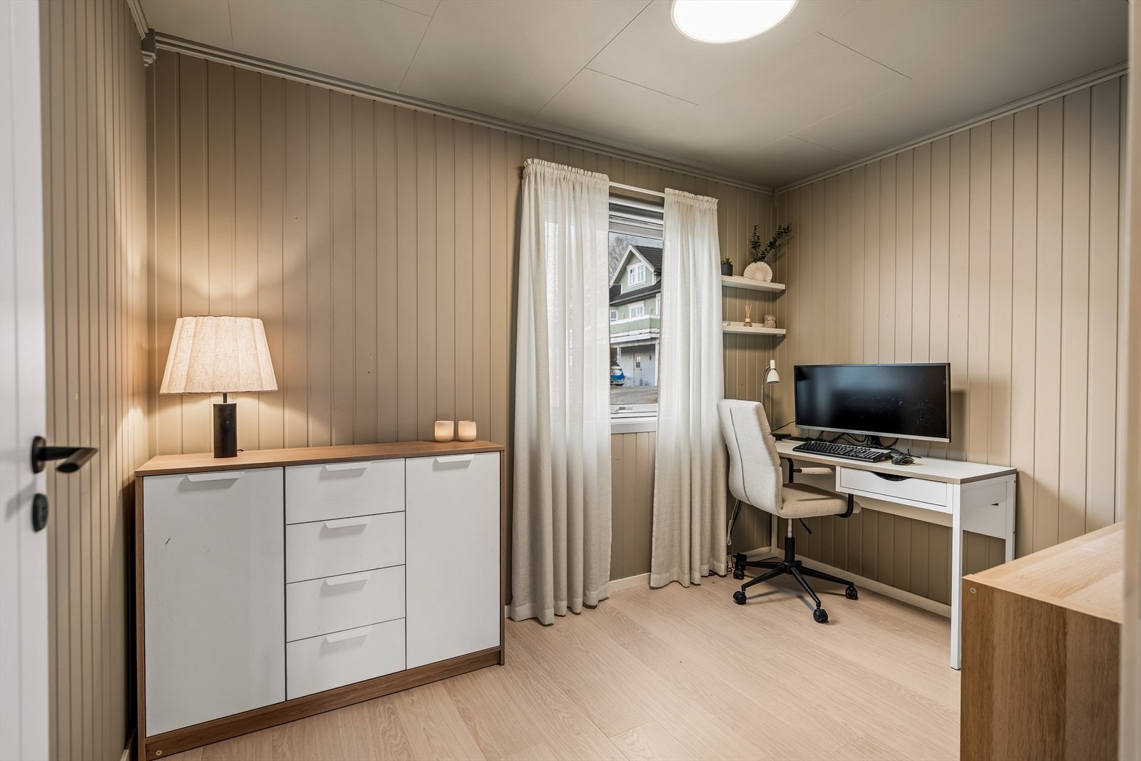 Soverom nr. 2 er innredet som et kontor - her er det mange muligheter! Galleribilde