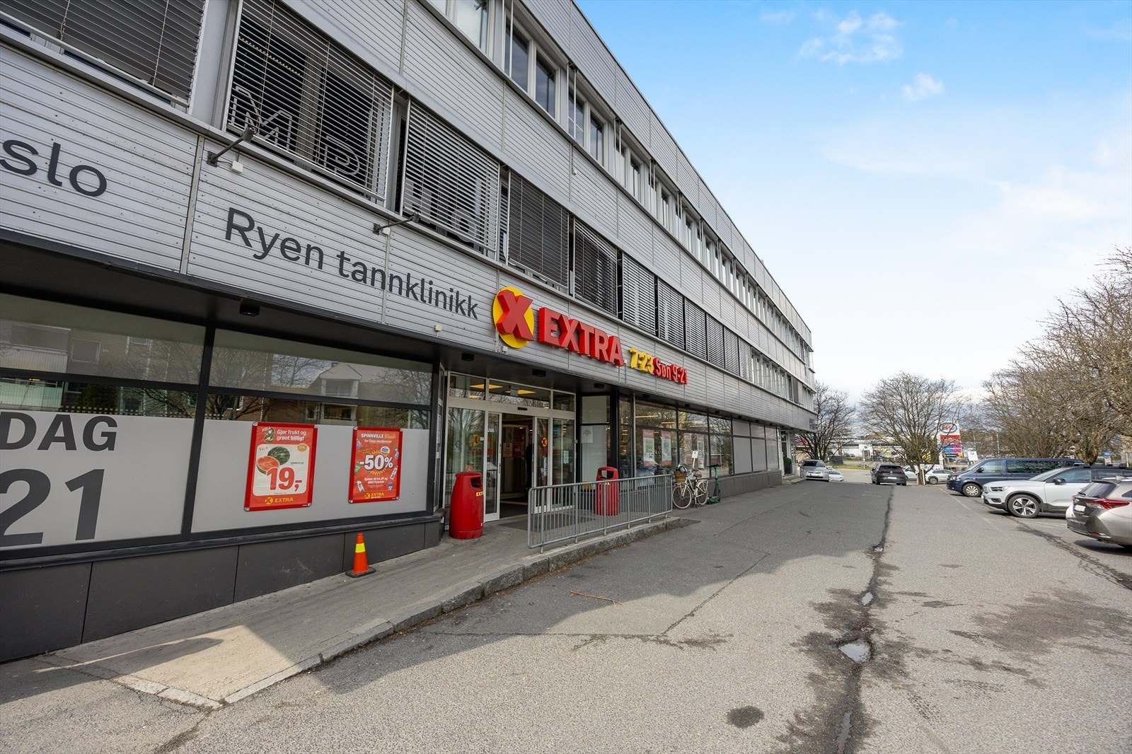 Dagligvarehandelen er enkel med Coop Extra Ryensvingen kun tre minutters gange unna. Galleribilde