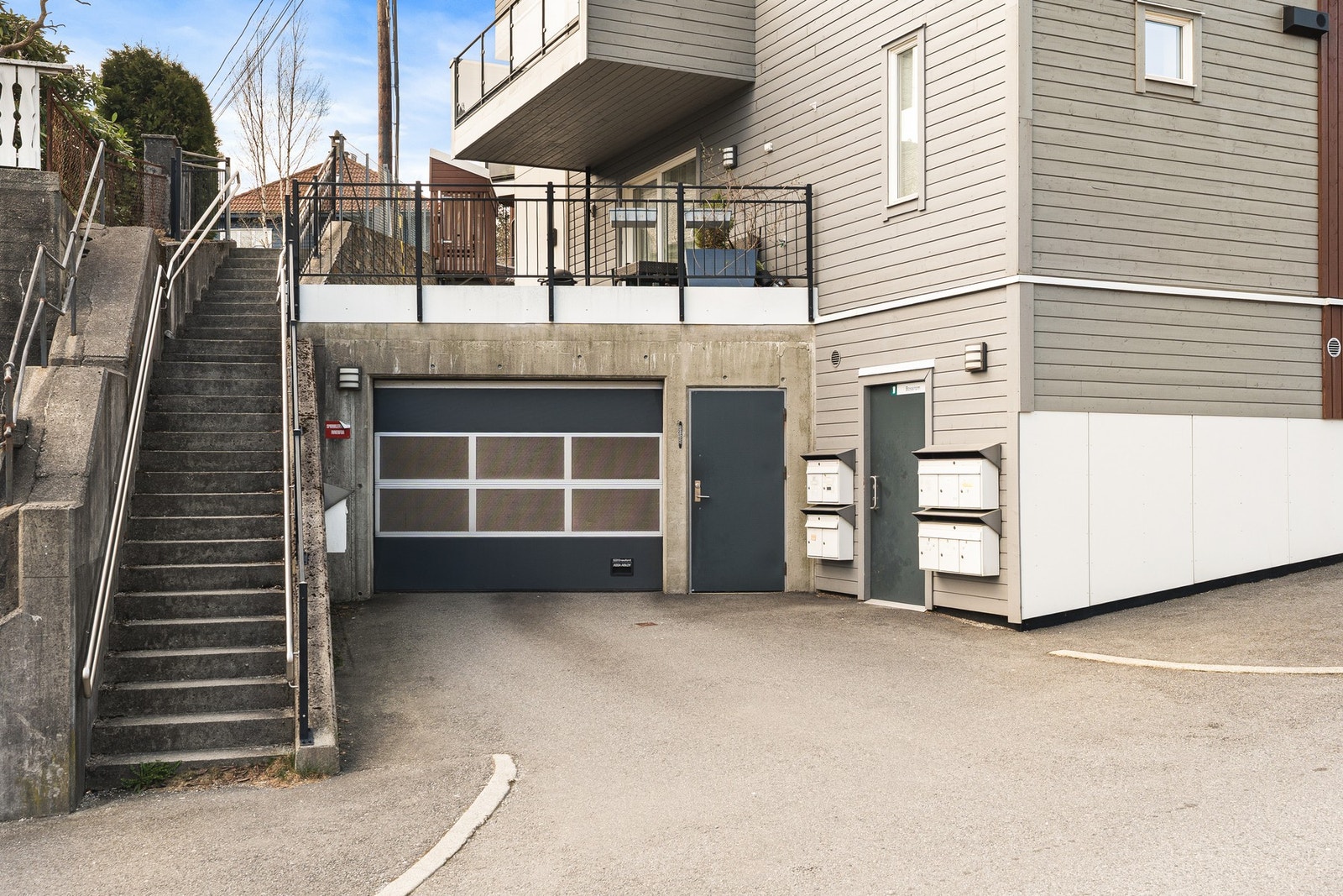 Sameiet har et felles garasjeanlegg. Galleribilde