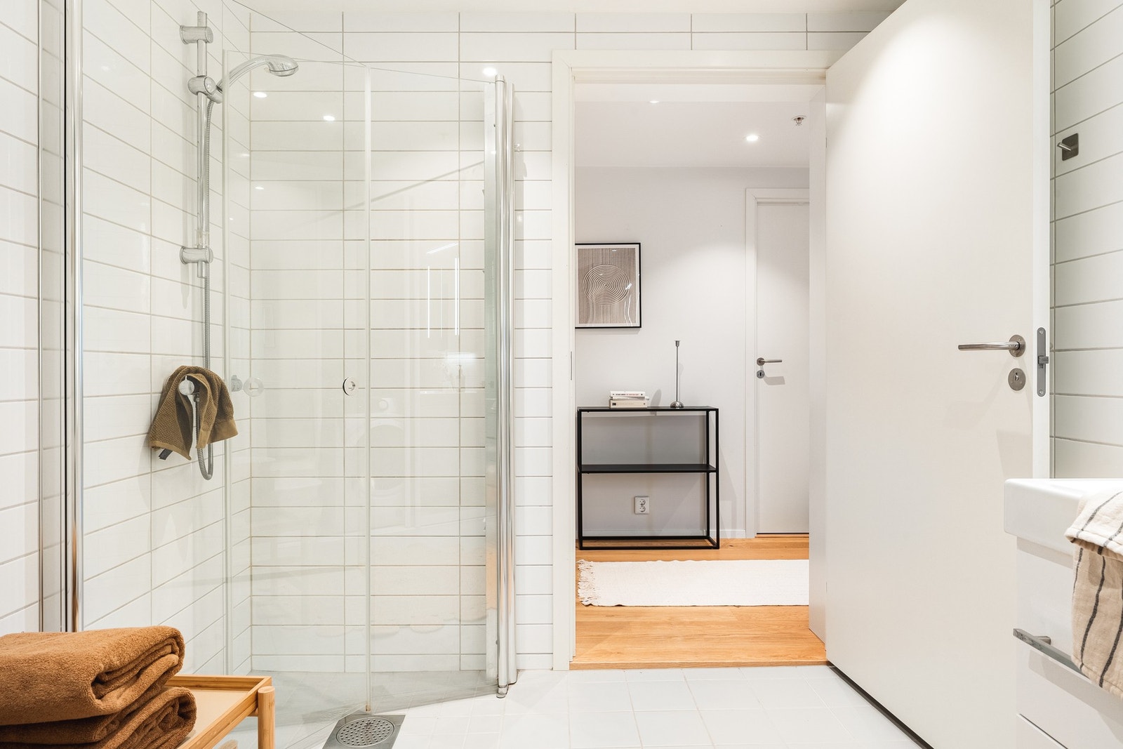 Det er opplegg for vaskemaskin på badet. Galleribilde