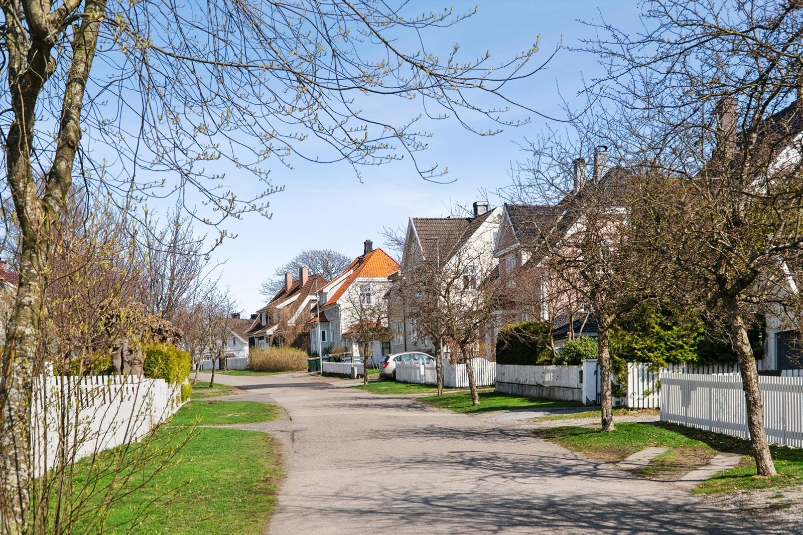 Eiendommen ligger i en rolig og barnevennlig gate i et av Tønsbergs eldste nabolag. Galleribilde