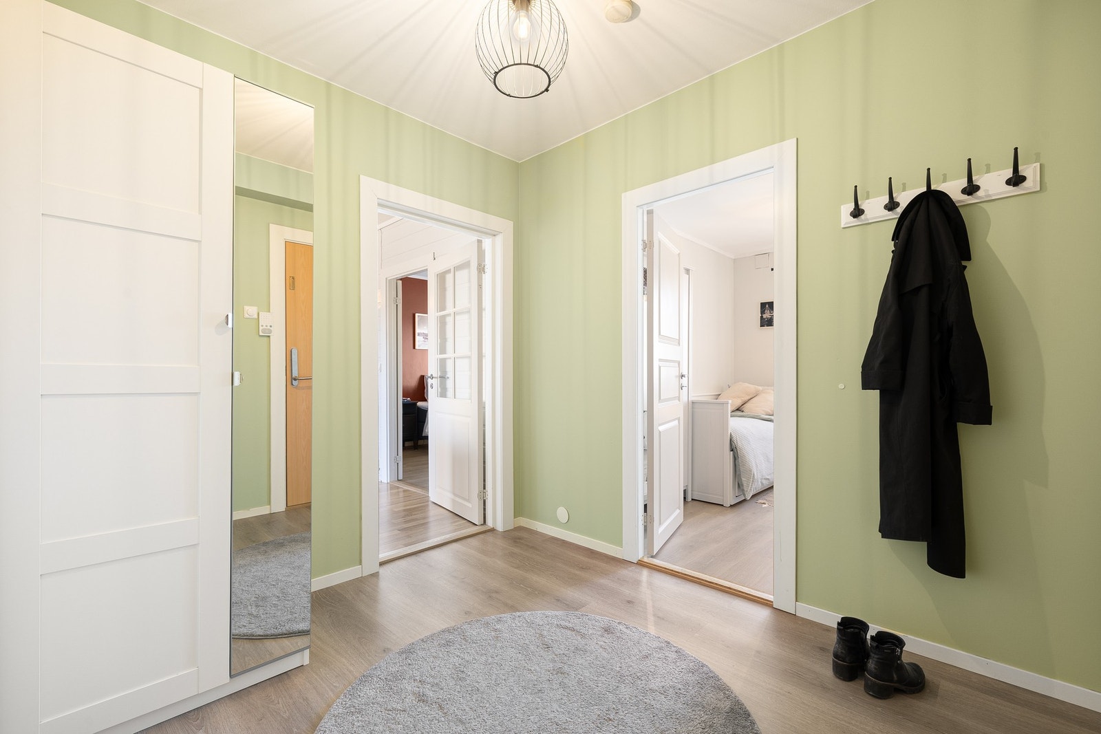 Leiligheten disponerer 3 private boder i fellesarealer i kjeller. Galleribilde