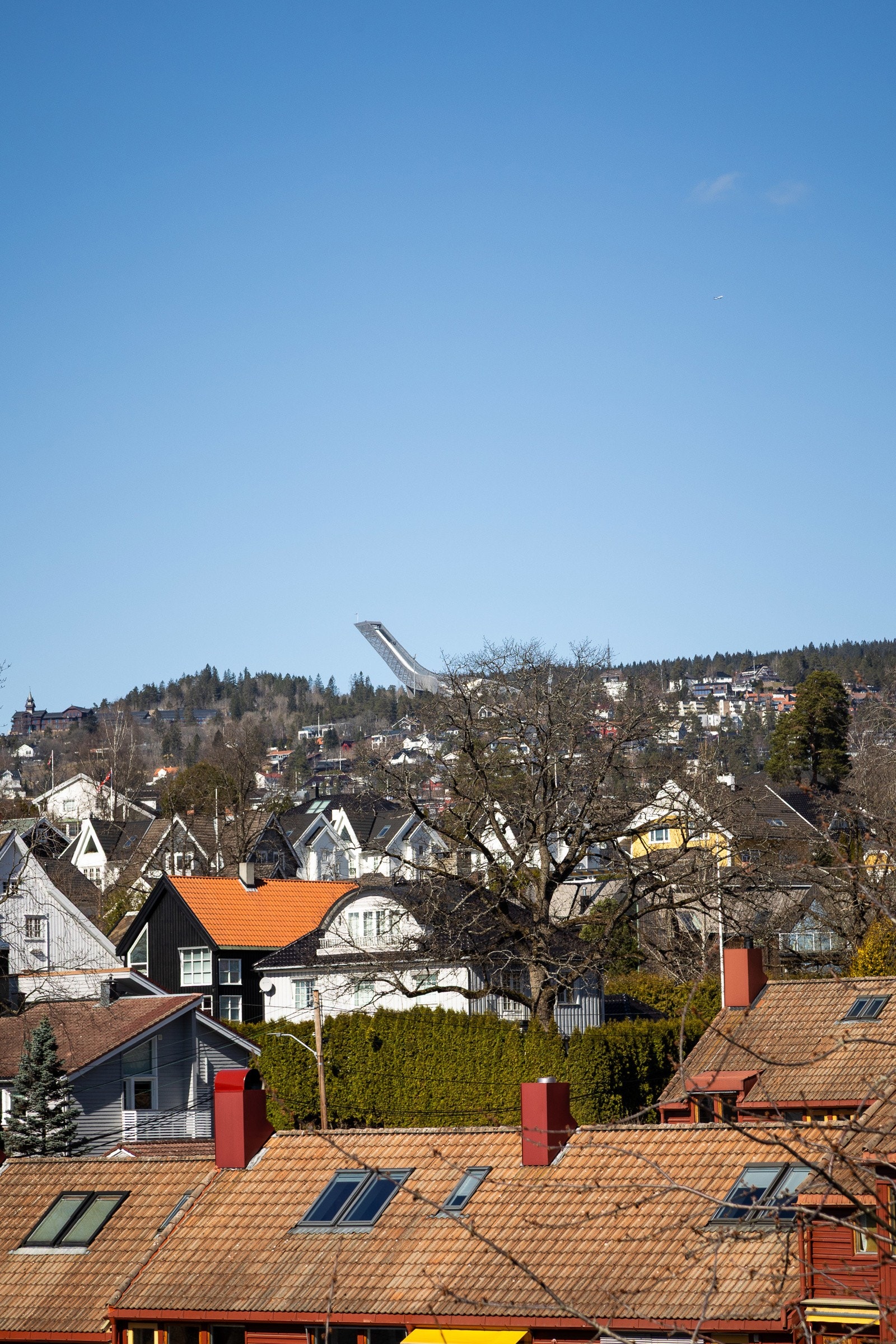 Flott utsikt mot Holmenkollen Galleribilde