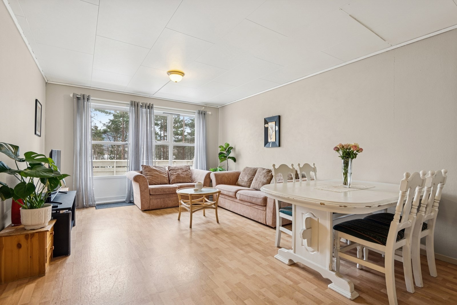 Utgang til uteplass. Galleribilde
