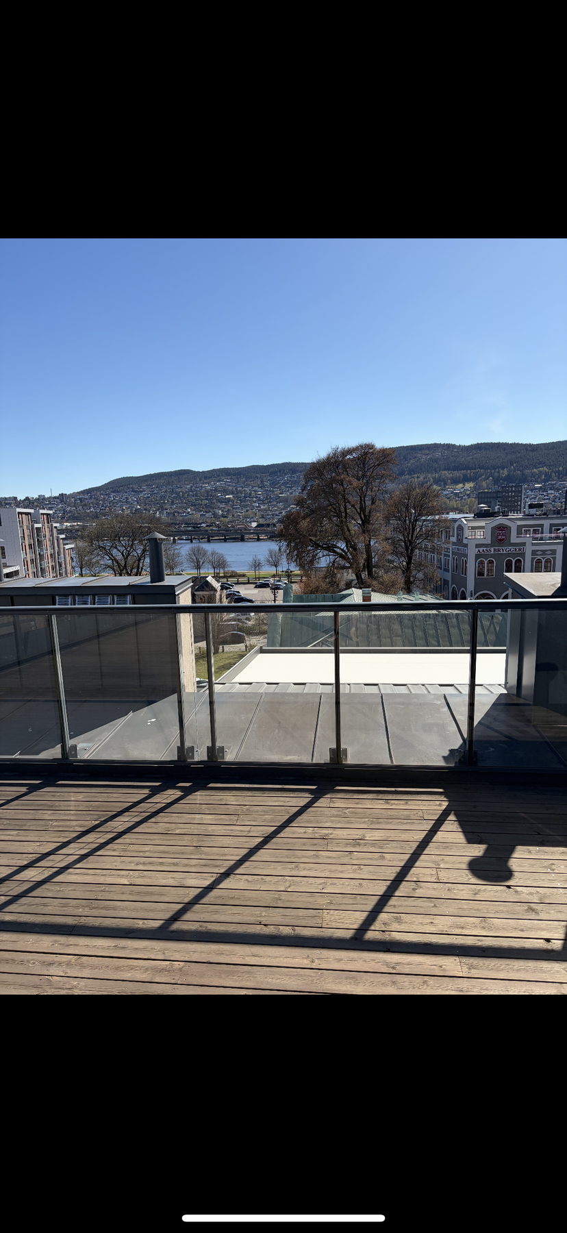 Nydelig utsikt fra takterrassen (selgers bilde) Galleribilde