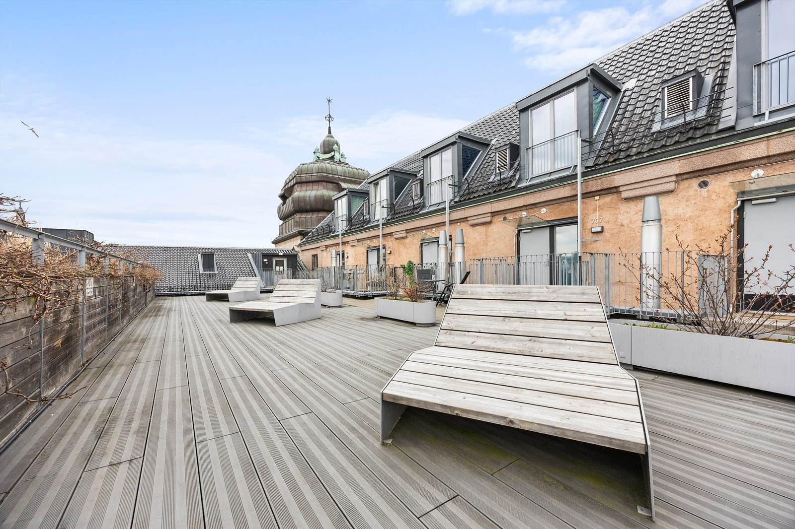 Sameiet har flere felles takterrasser som er tilgjengelige for beboerne. Et perfekt sted å trekke seg tilbake, midt i sentrum. Galleribilde
