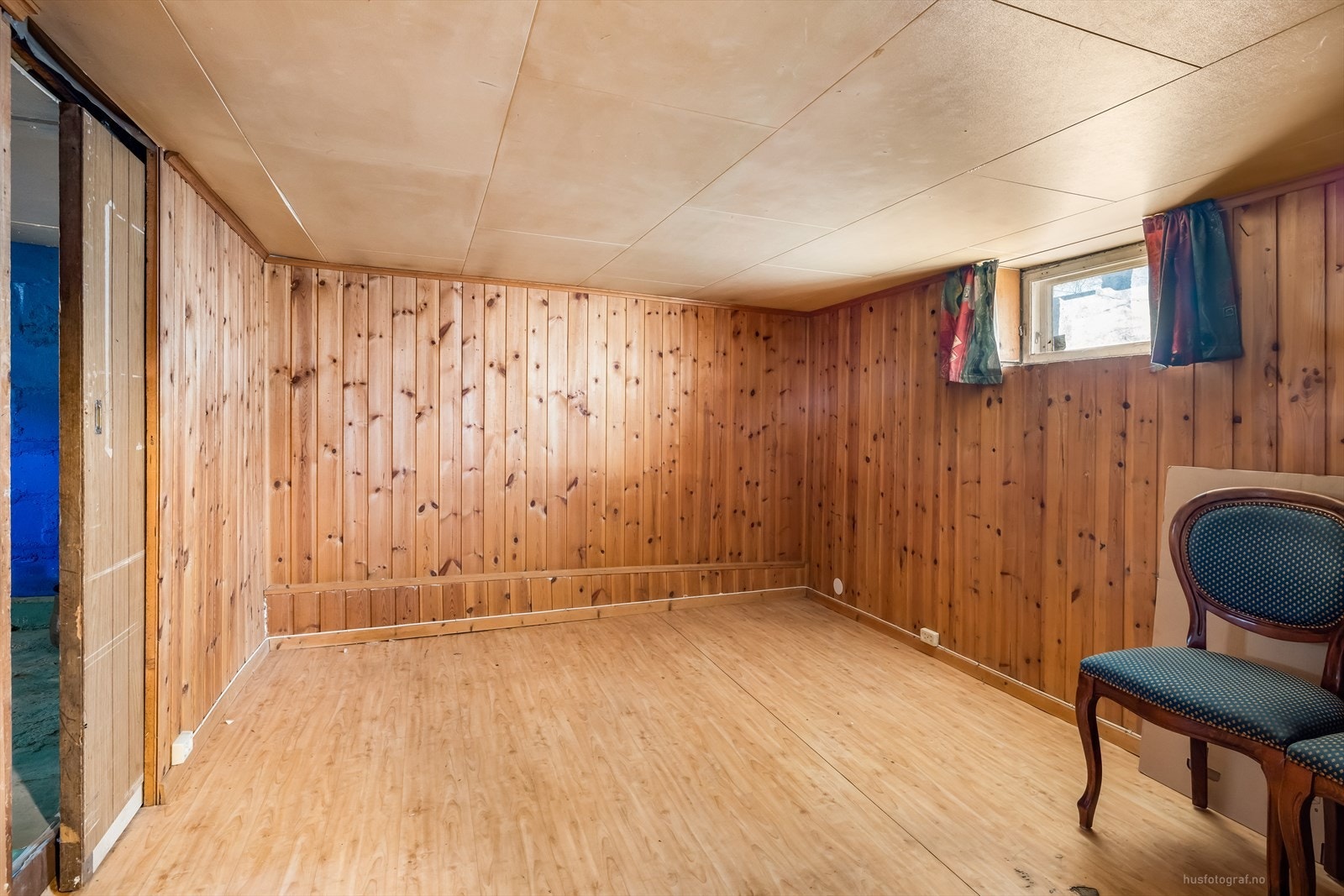 Innredet rom kjeller (godkjent som bod og ikke godkjent til varlig opphold). Galleribilde