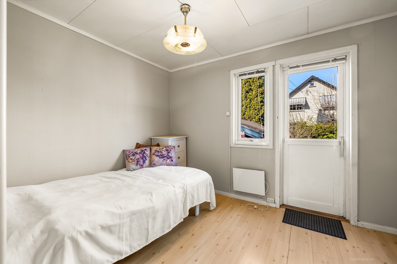 Boligen går over to etasjer med et soverom i 1.etasje og 2 soverom i 2.etasje. Galleribilde