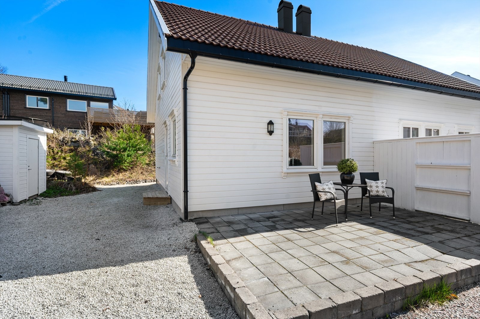Solrik uteplass Galleribilde