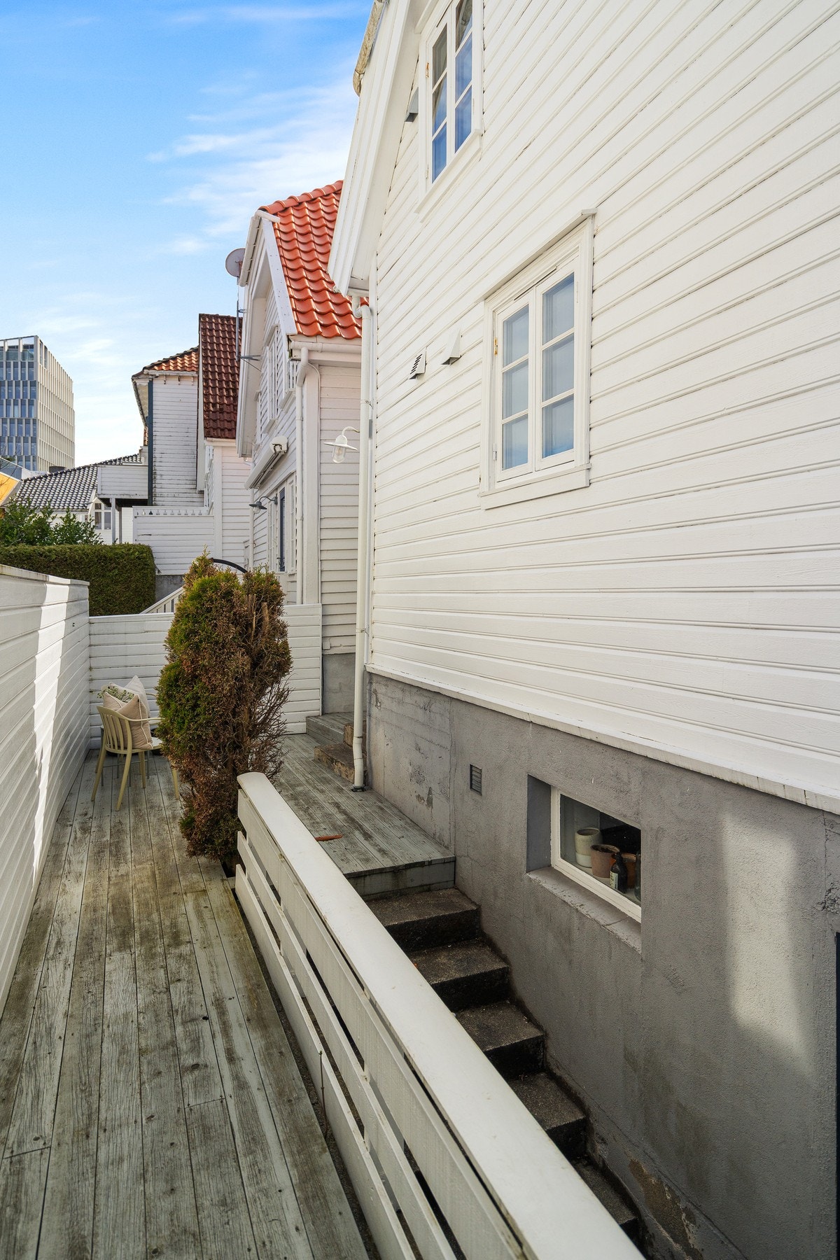 Adkomst til kjeller fra terrassen. Galleribilde