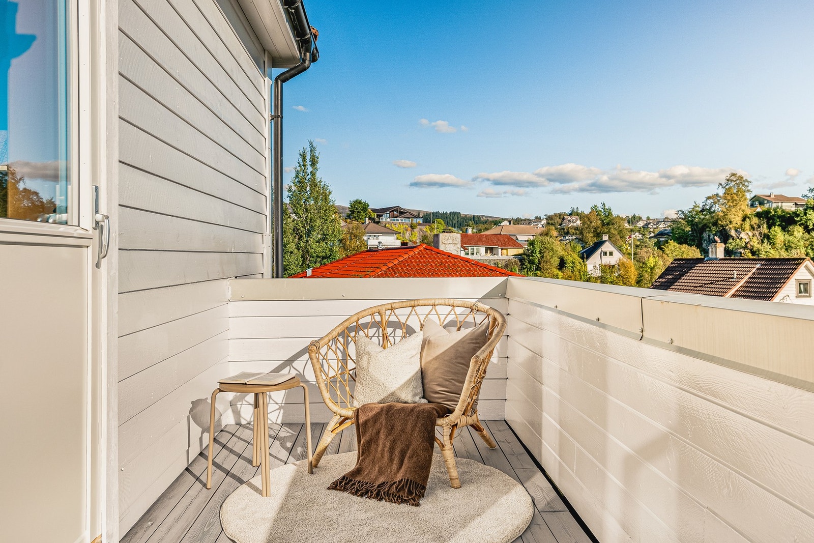 Her kan du innrede med herlige sittegrupper, grill og beplantning Galleribilde