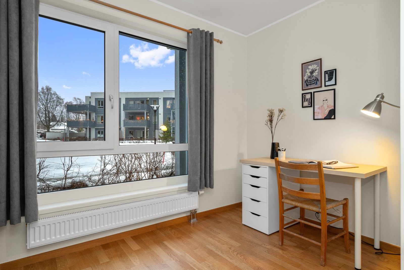 Soverom 2 er på 7,5 kvm og er også holdt i lyse, tidsriktige farger. Galleribilde