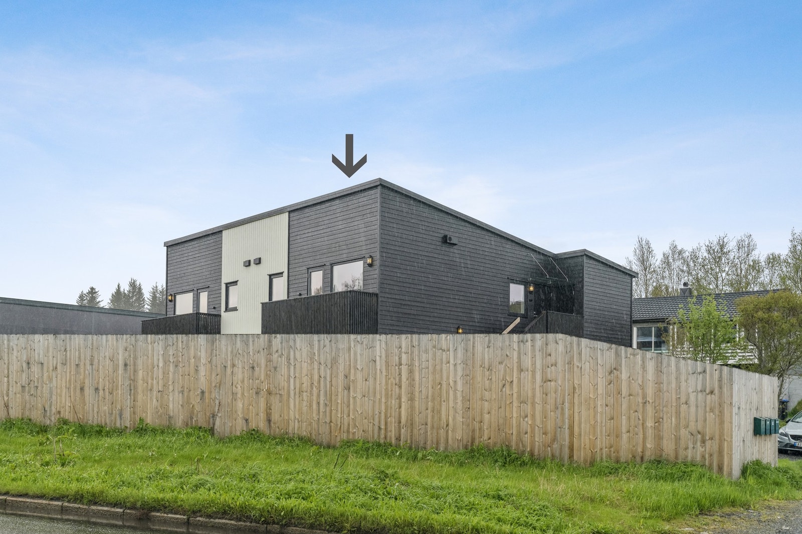Innholdsrik og moderne 4-roms selveierleilighet med parkering og sentral beliggenhet på Mørkved. Galleribilde