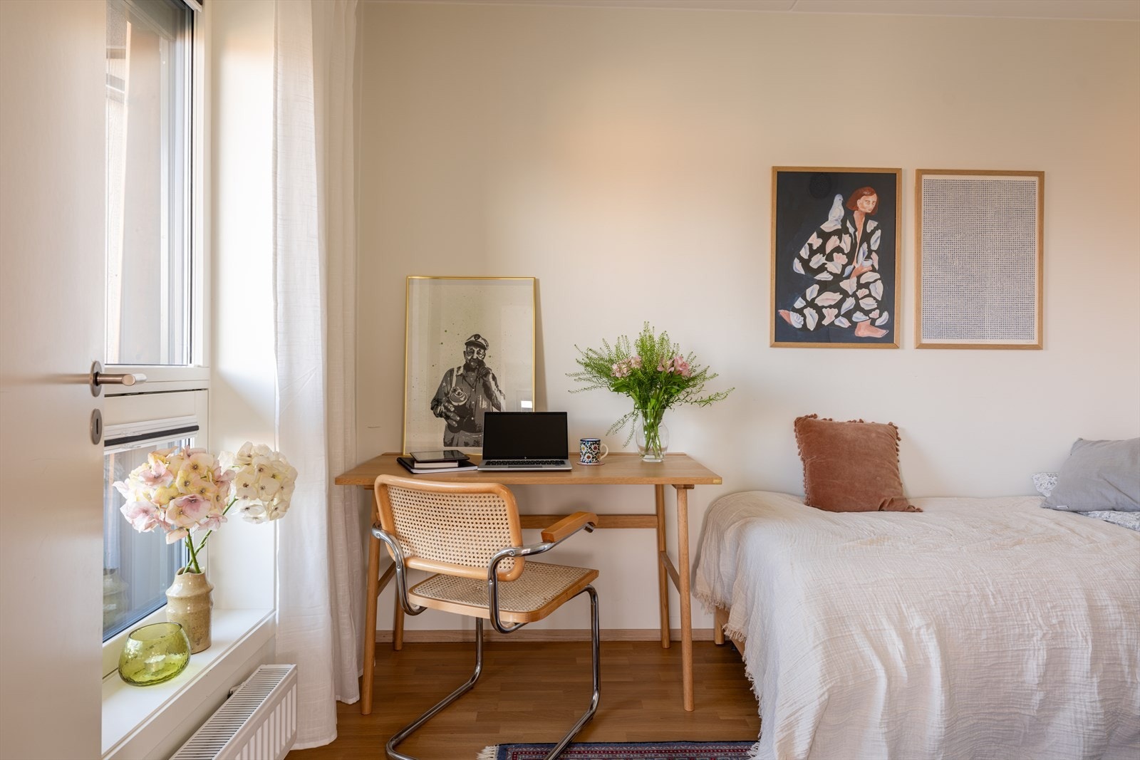 Soverom 3 er lyst og innbydende med god atmosfære. Galleribilde