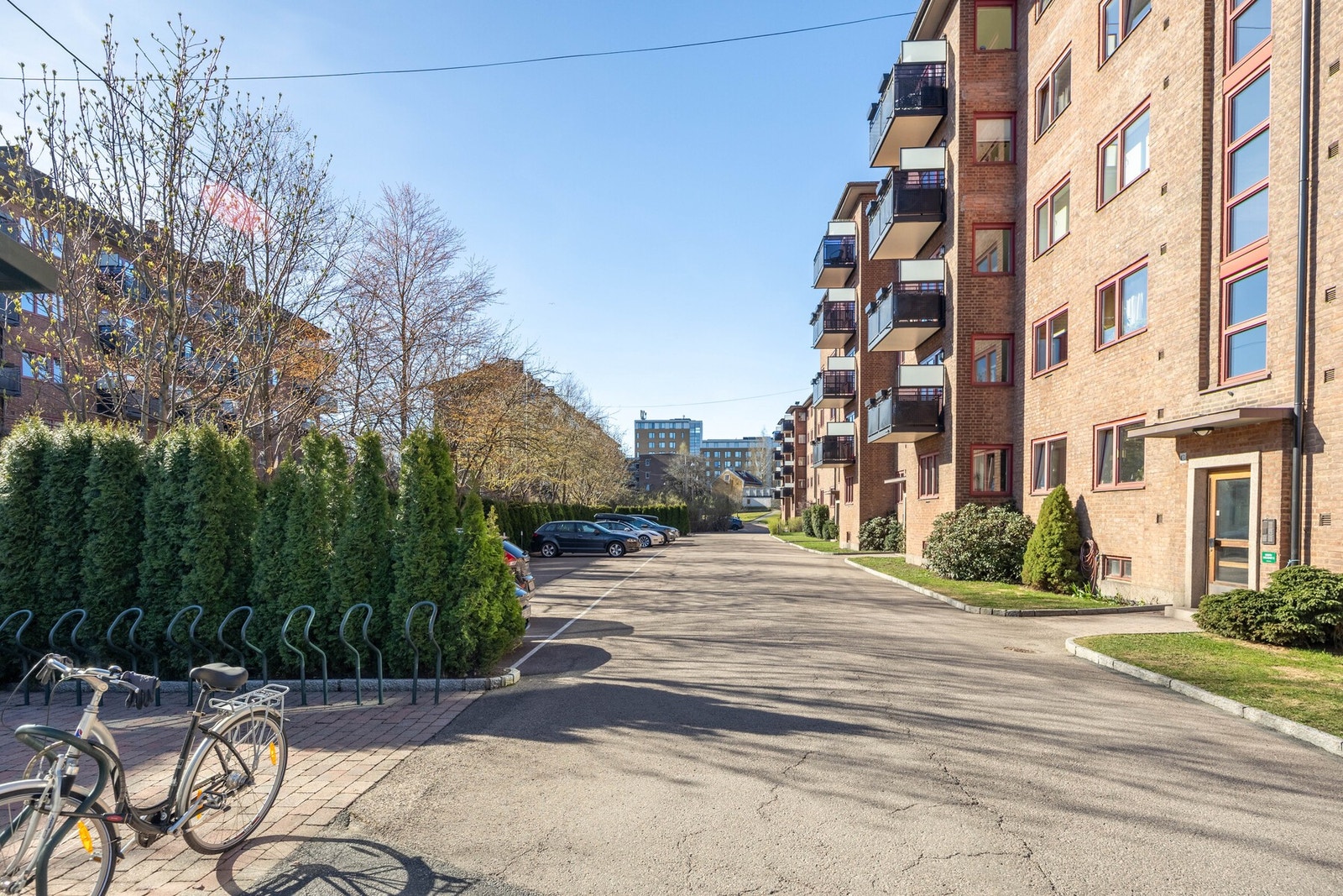 Parkering til leie i borettslaget (p.t. 10 stk ledige plasser) Galleribilde